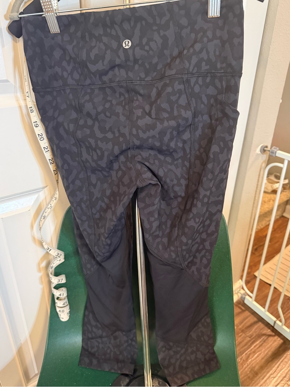 lululemon athletica Pace Rival Black Charcoal Leopard-Print Leggings mesh size 6